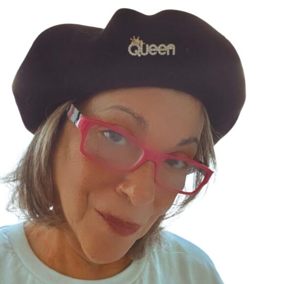 Rhinestone Queen Pin New In Gift Bag - Picture 2 of 9